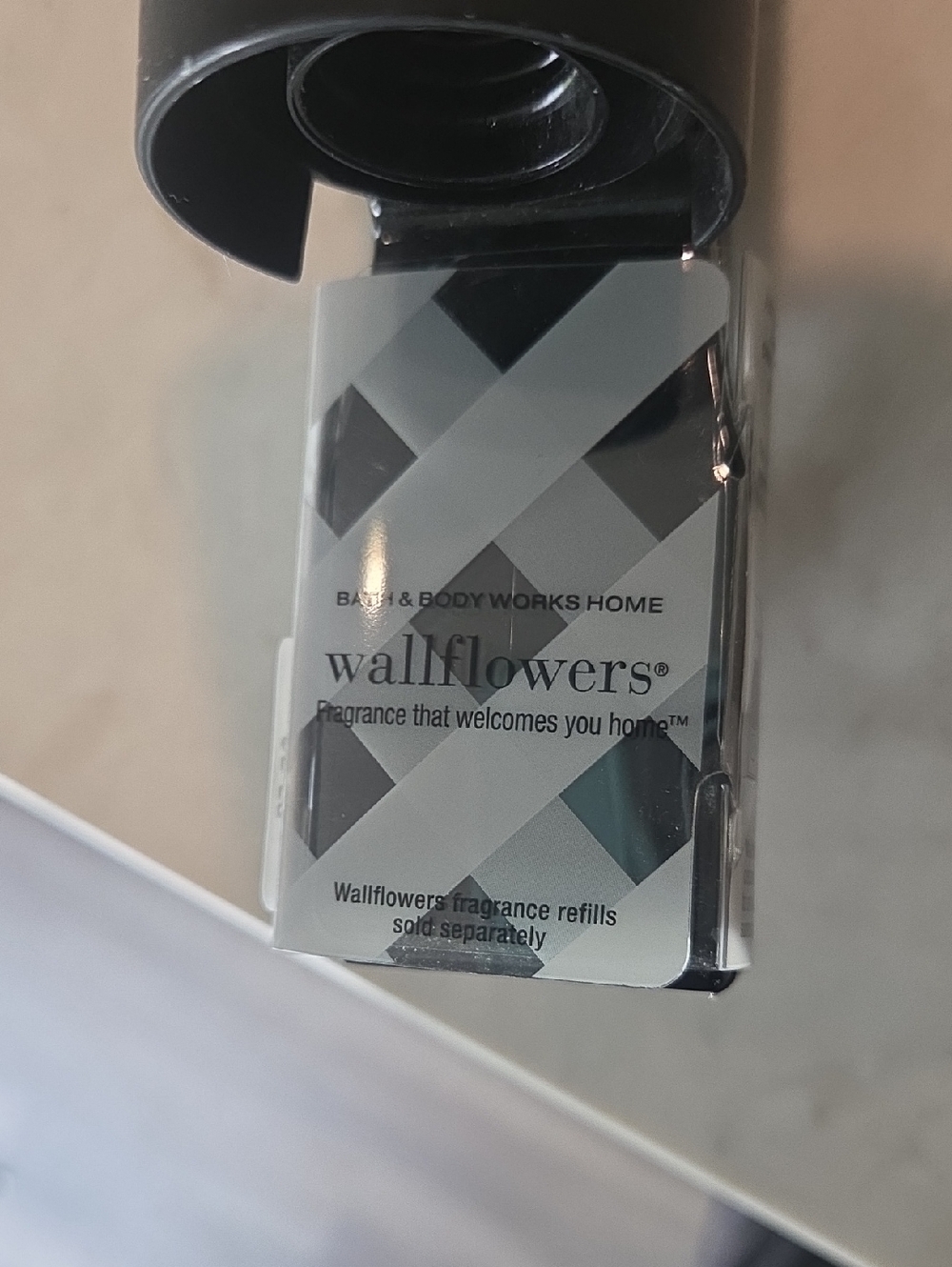 Bath And Body Works Plug In Wallflowers - Picture 2 of 4